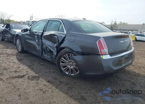 2013 Chrysler 300C Awd z USA, uszkodzony, nr VIN 2C3CCAKT2DH710184